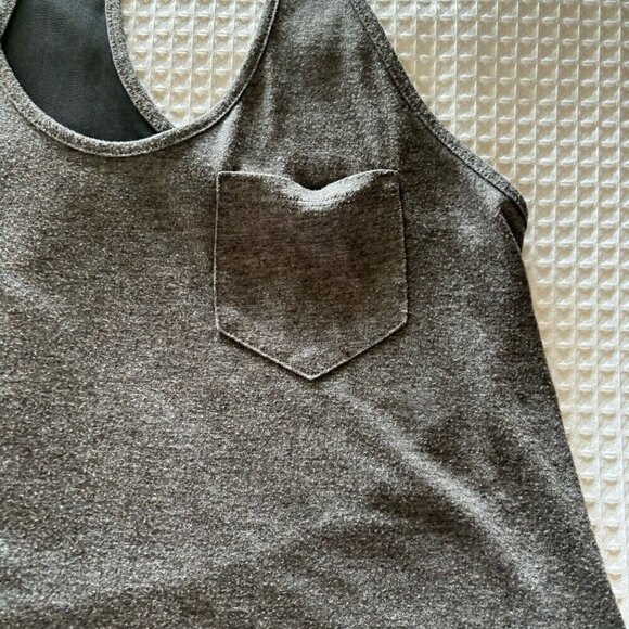 alo Yoga Athleisure Tank Top Mesh Racer Back Gray Black Front Pocket Tank *Small - Picture 2 of 11